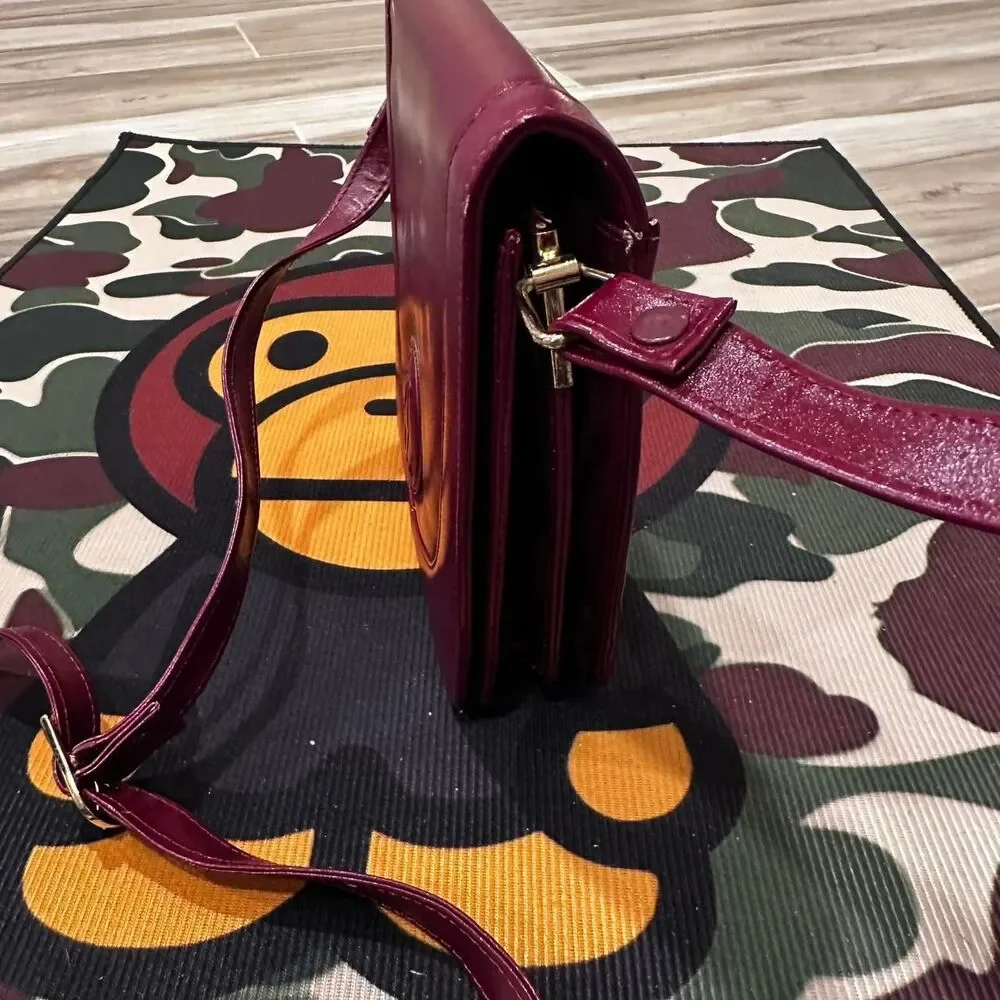 Burgundy Cartier Paris luxury crossbody bag - Picture 6 of 7